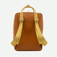 Afbeelding in Gallery-weergave laden, Sticky sis backpack (orange)
